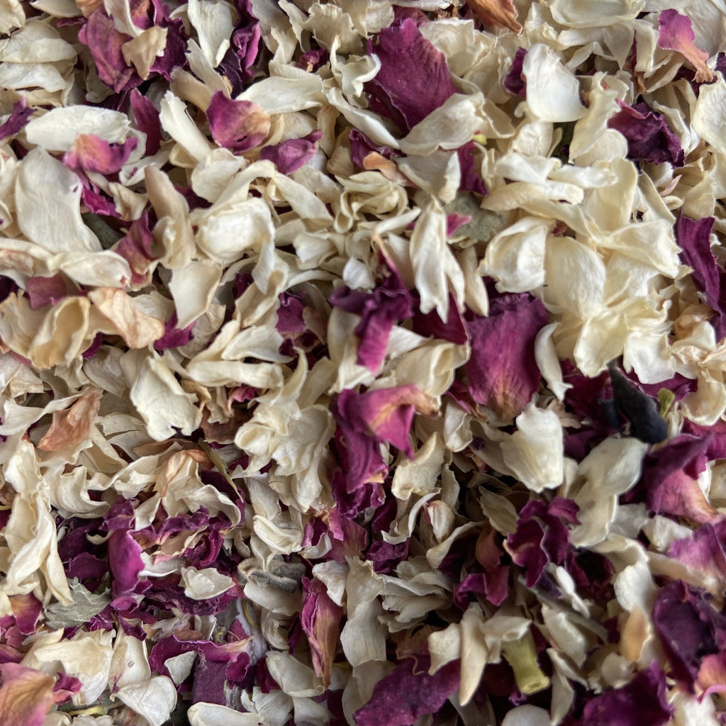 The benefits of using dried petals for confetti over paper options? - Confetti Bee